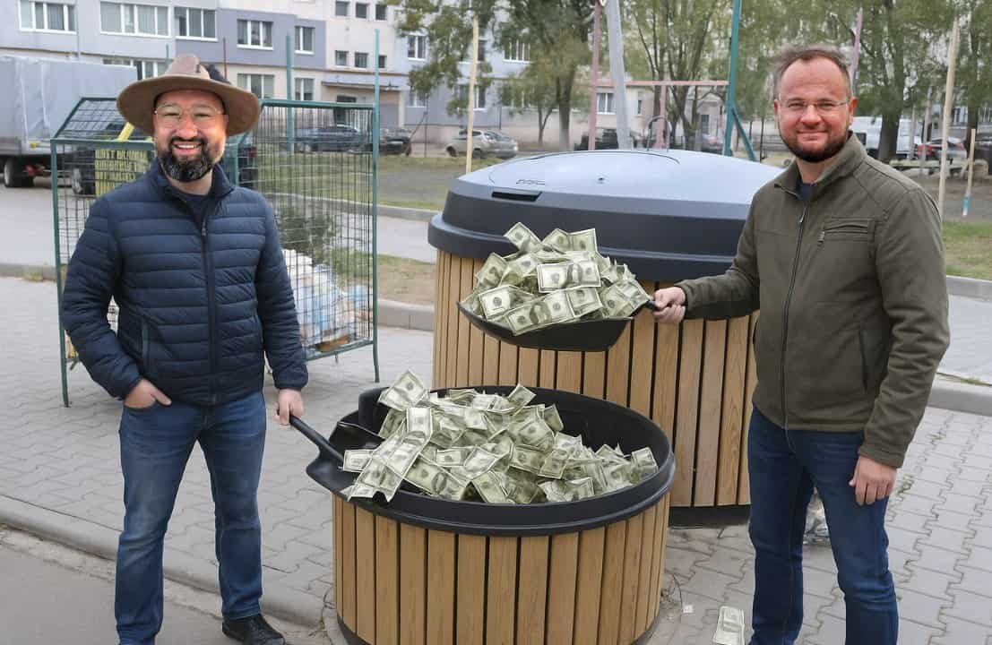 А ви помітили, що у Луцьку якось під час війни різко активізувалося встановлення підземних смітників?